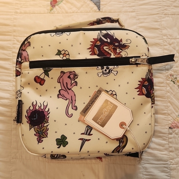 Jansport "tattoo"  Lunchbag - Picture 1 of 3
